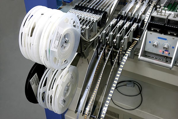 想要系統(tǒng)輻射指標達標？EMC設計來幫忙